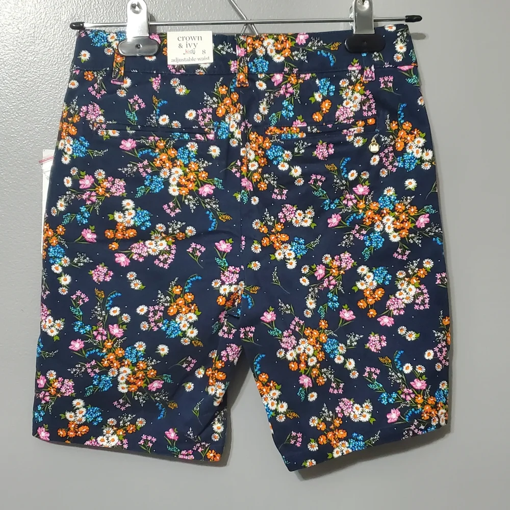 NWT Crown & Ivy Navy Floral Flat-Front Girl's Shorts Size 8 Adjustable Waist